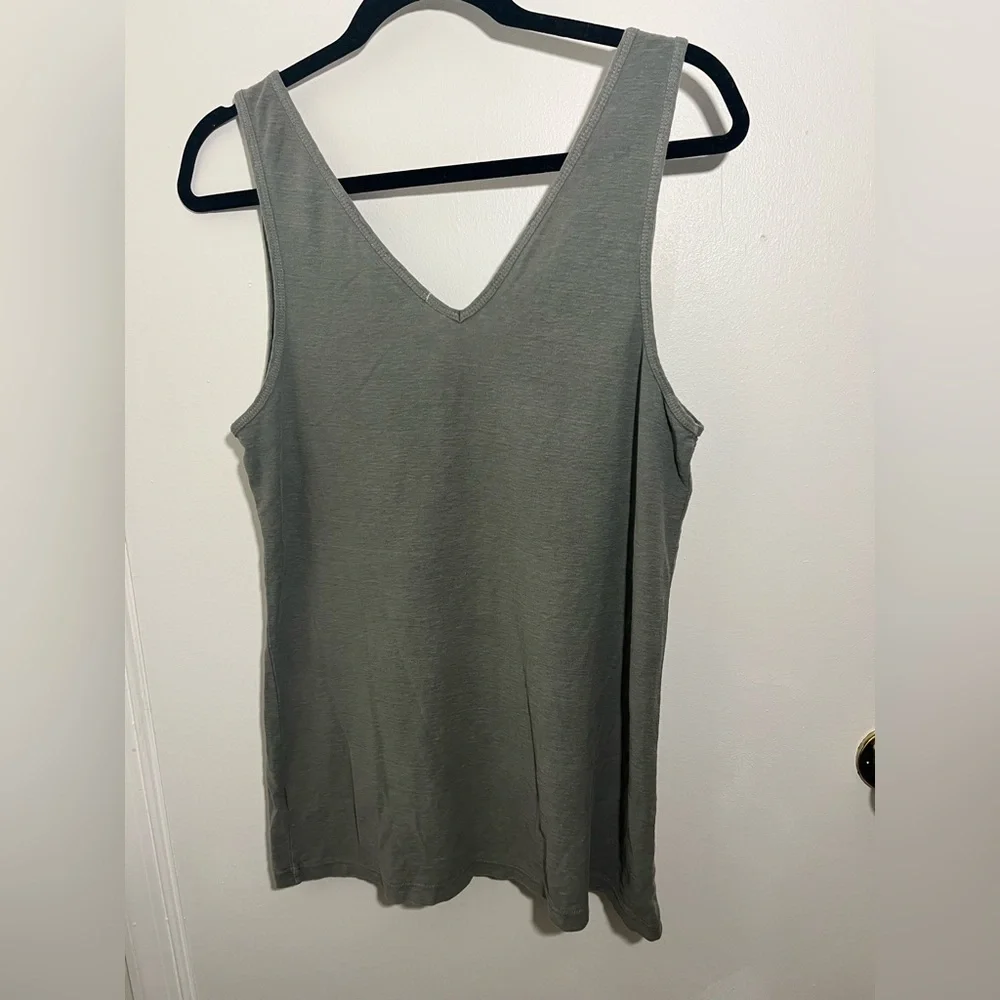 James Perse Grey V-Neck Tank Top NWT - Picture 4 of 6